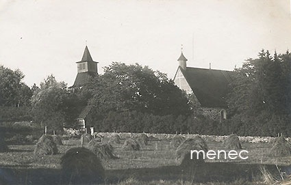 Piikkiö, kirkko peltomaisemassa 