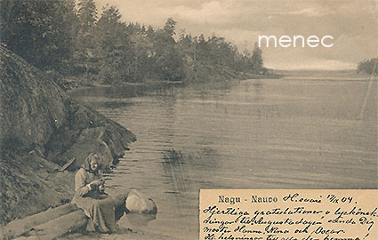 Nauvo, nainen rannalla 