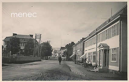 Rovaniemi, katukuva kesällä 1934. Rovaniemen Osuuskauppa ja -Rautakauppa 