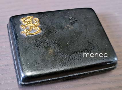 Metallirasia vaakunalla 