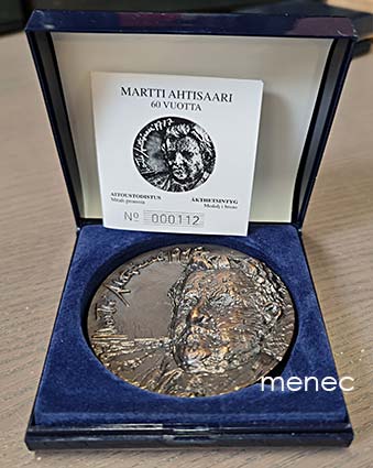 Pyykkö, Kimmo - Martti Ahtisaari, mitali 