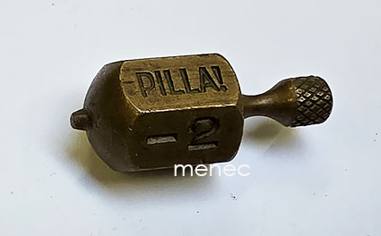Arpahyrrä, metallia 