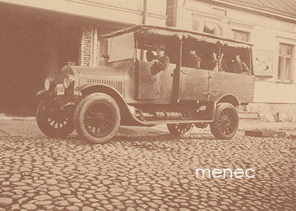 Ensimmäinen postiauto linjalla Oulu - Kuusamo v. 1921 