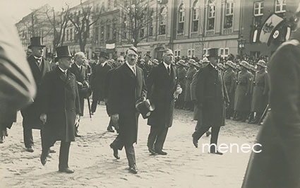 Hitler ja Papen uuden valtiopäivätalon avajaisjuhlassa 1933 (Tag von Potsdam) 