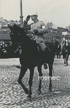 Mannerheim voitonparaatissa 1918 