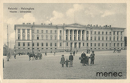 Helsinki, Yliopisto, perhe poseeraa Senaatintorilla 