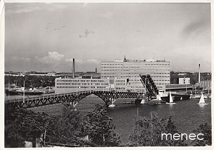 Helsinki, Lauttasaaren nostosilta ylhäällä 