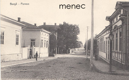 Porvoo, mies hiljaisella kadulla 